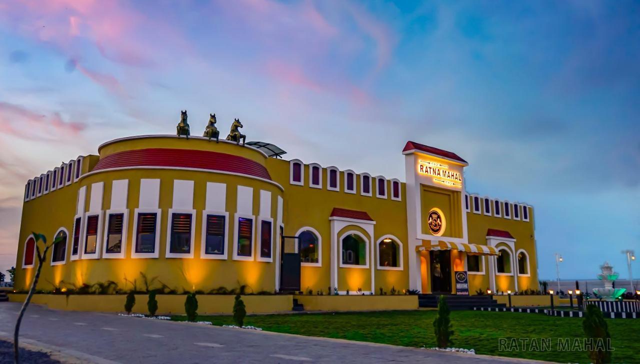 Ratna Mahal Dhāmnod Esterno foto