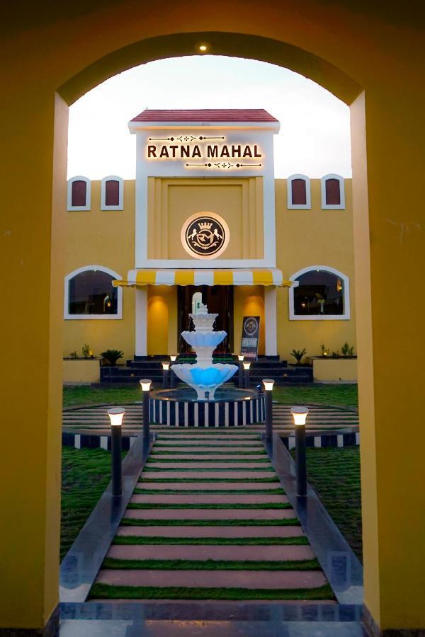 Ratna Mahal Dhāmnod Esterno foto