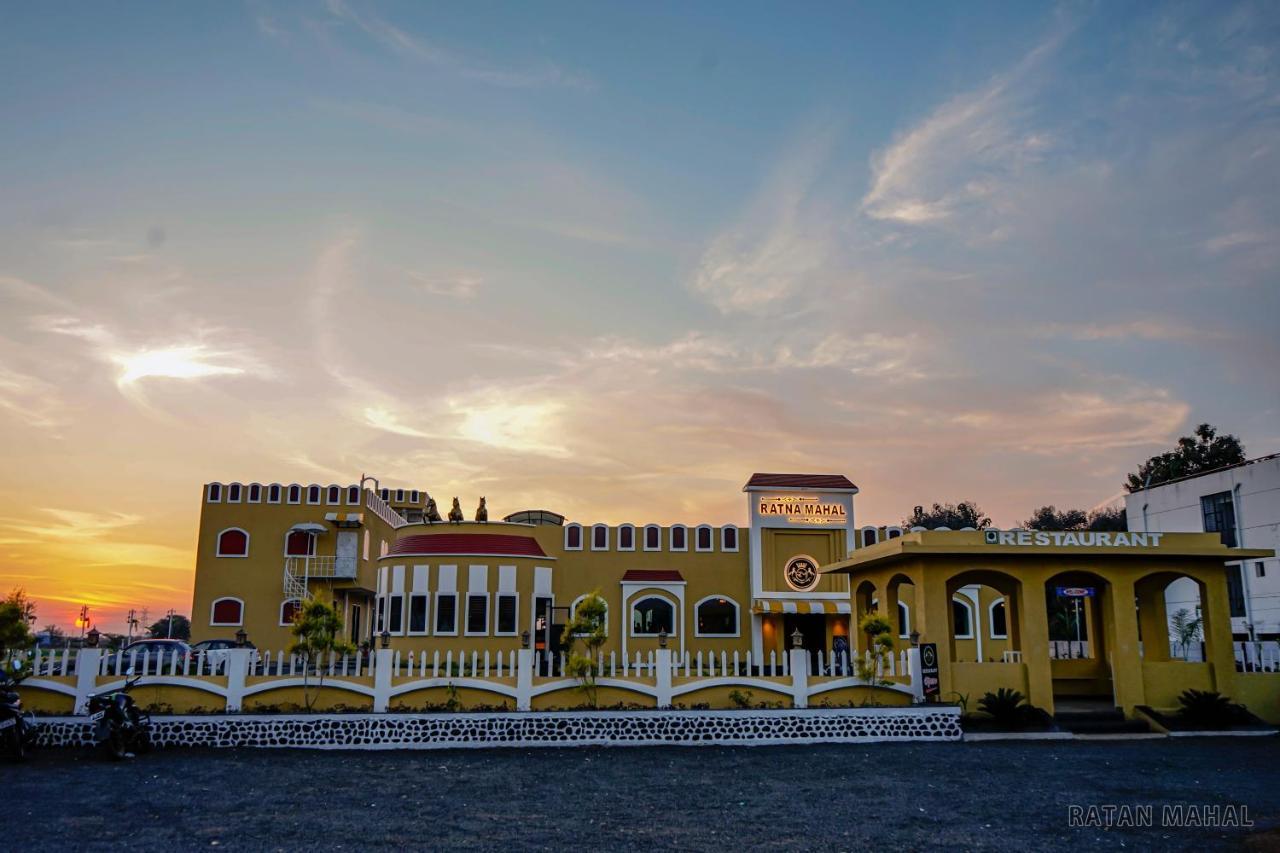 Ratna Mahal Dhāmnod Esterno foto