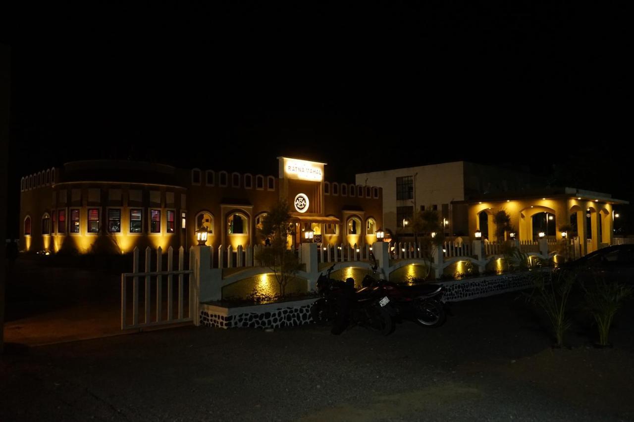 Ratna Mahal Dhāmnod Esterno foto