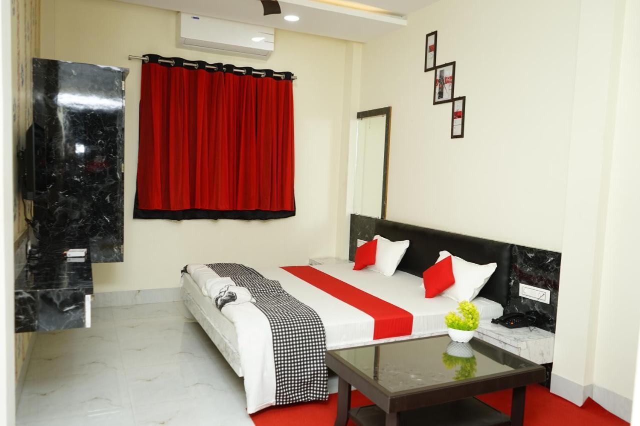 Ratna Mahal Dhāmnod Esterno foto